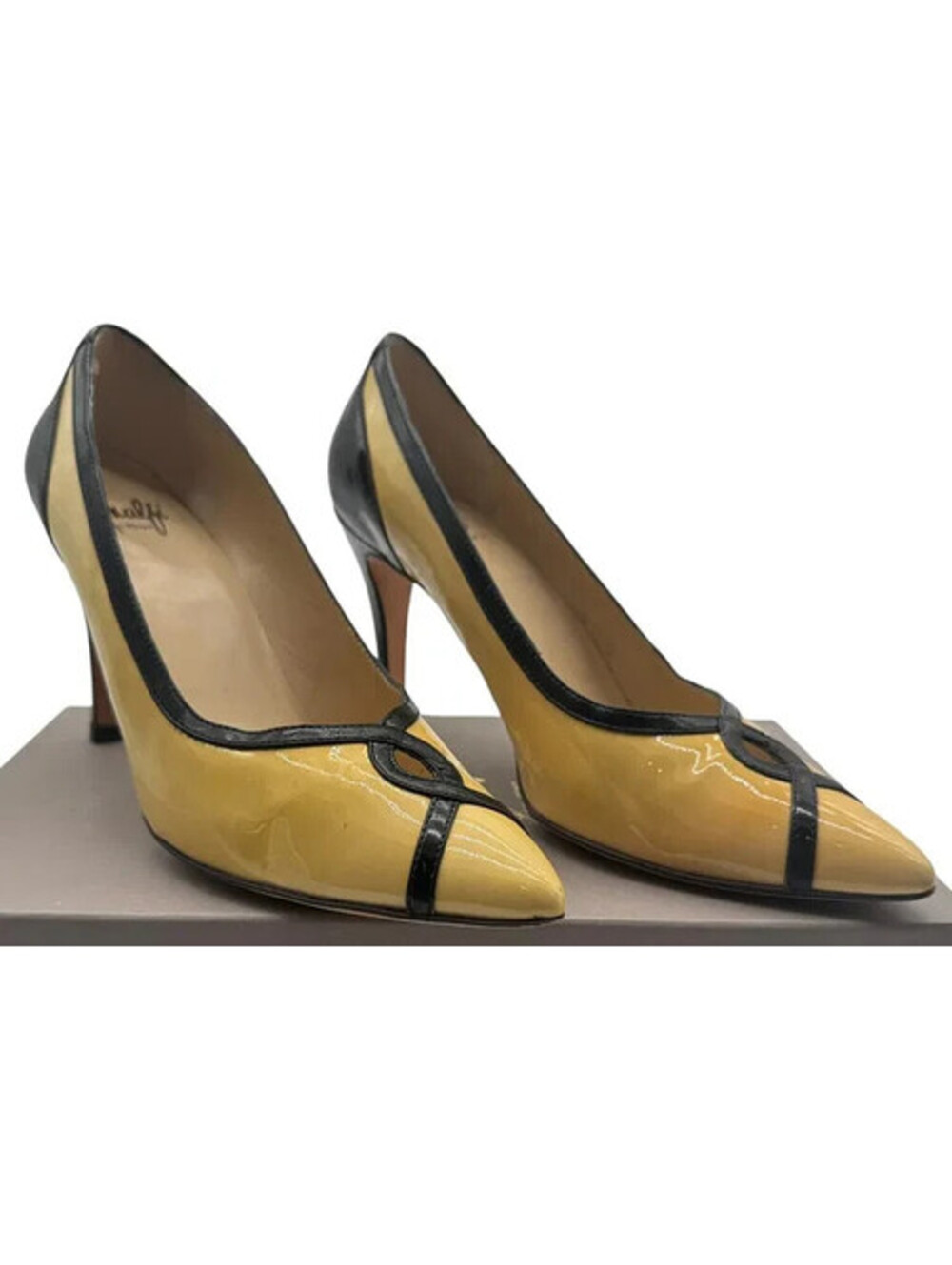 Amalfi Rangoni Italy Patent Leather Heels Size 7 Cream Black Pointed Toe Pumps